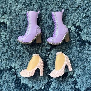 Cloe Bratz doll feet - Pink Studded Shoes and Purple Boots Set